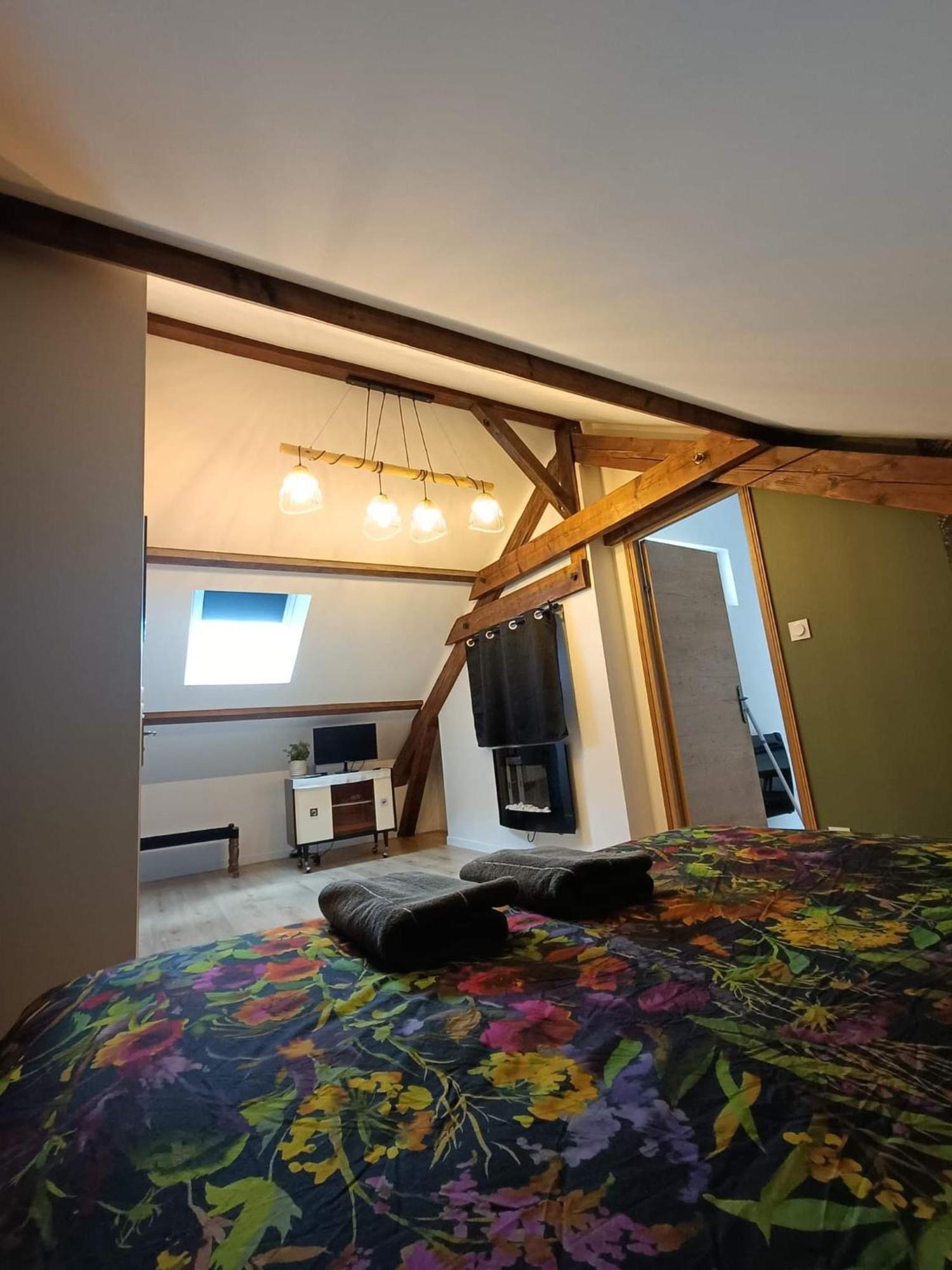 Nid De Charme Pour Soiree Romantique Dijon Exterior foto